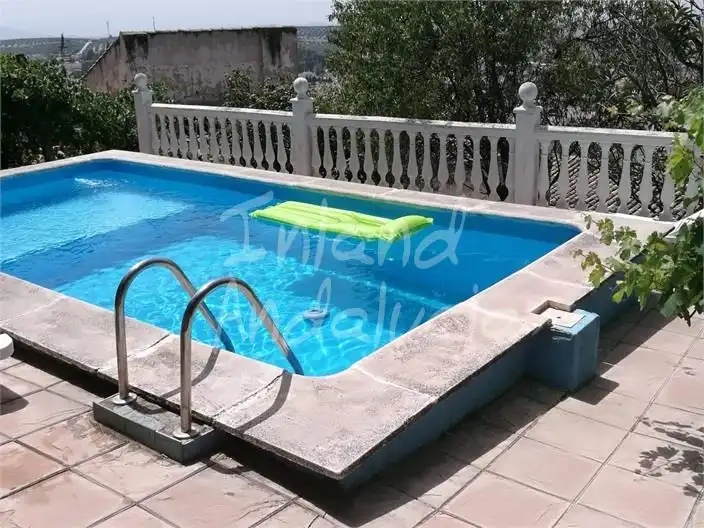 Piscina de Casa adosada en venta en Martos con Aire acondicionado, Trastero y Piscina
