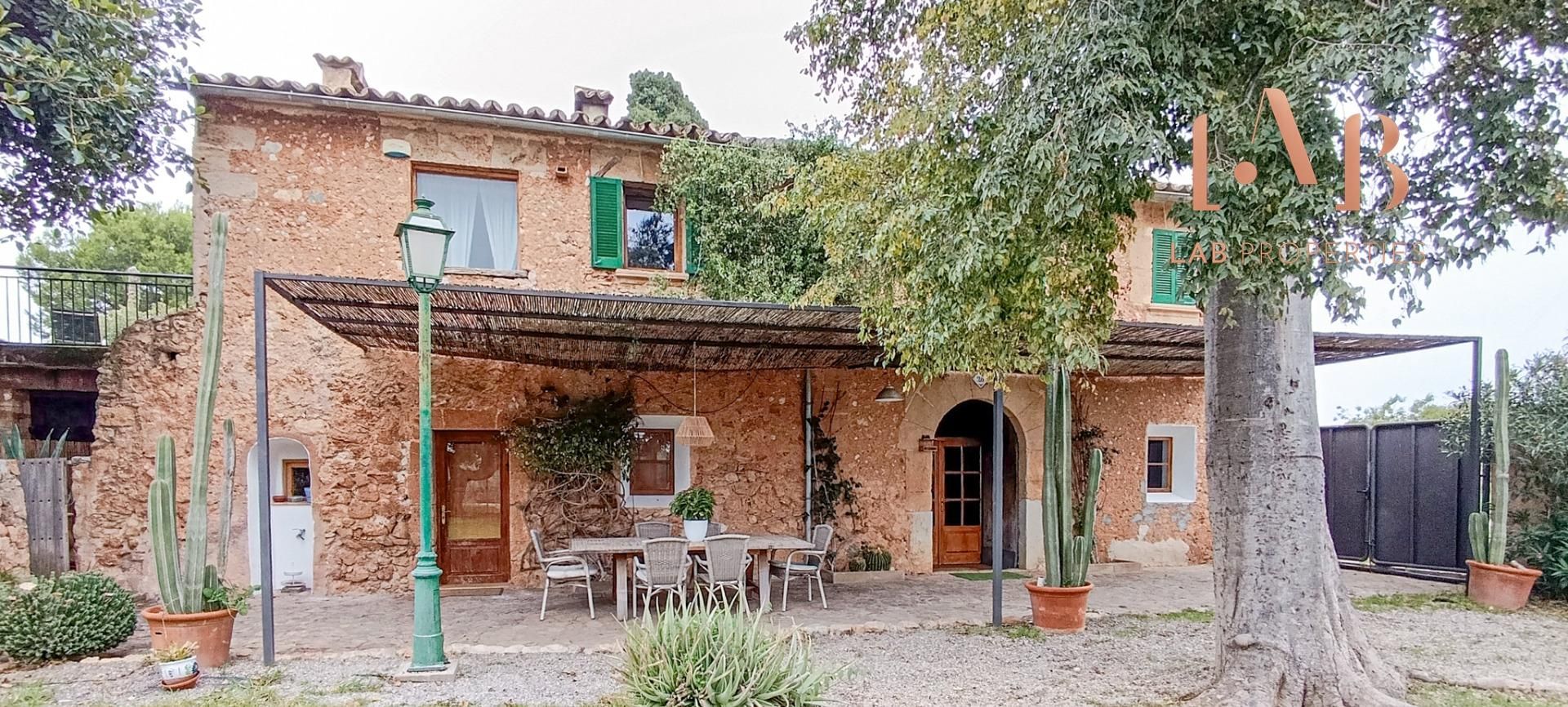 Vista exterior de Finca rústica de lloguer en Marratxí amb Aire condicionat, Calefacció i Jardí privat