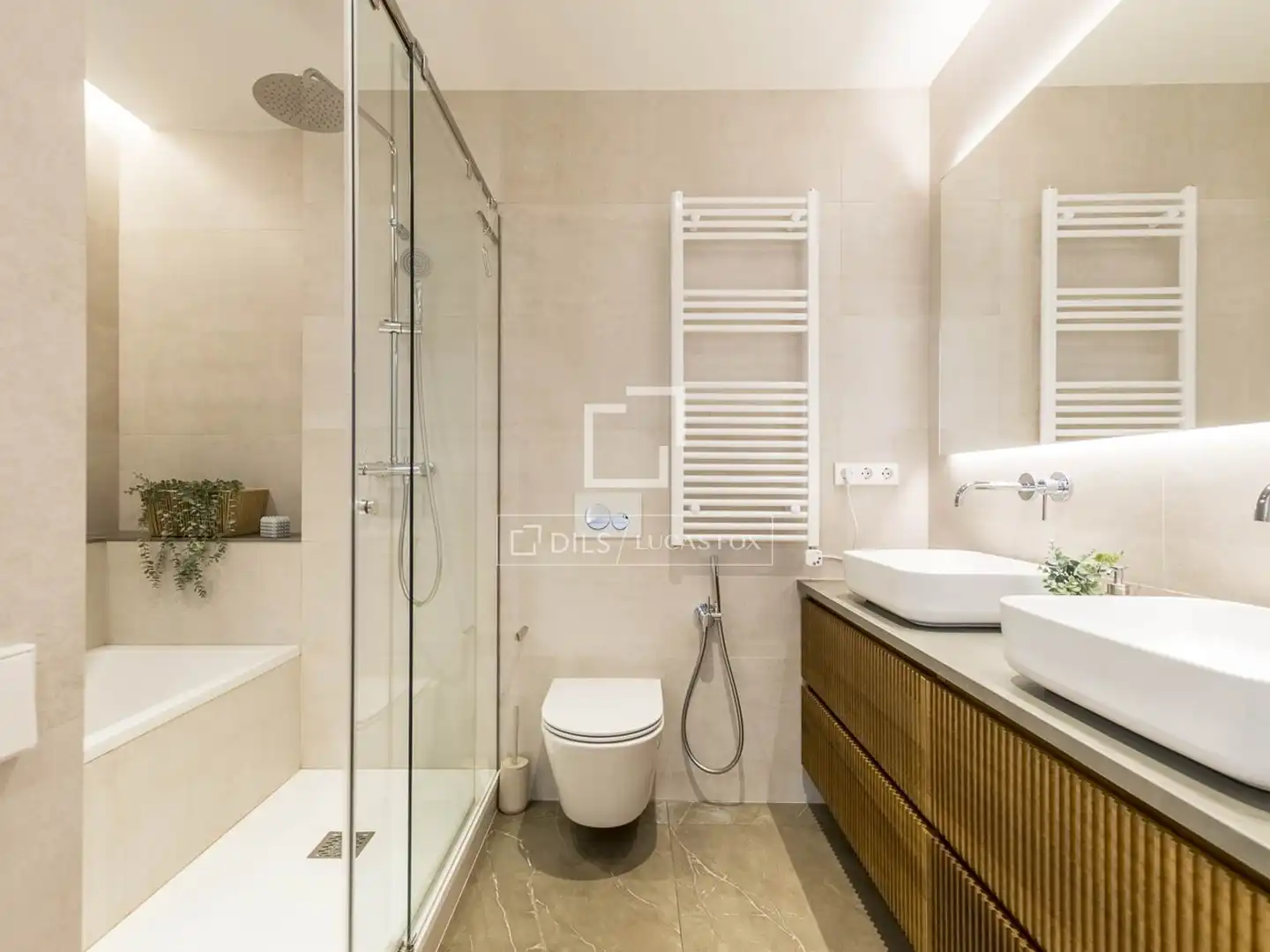 Baño de Piso en venta en Ciutat Vella