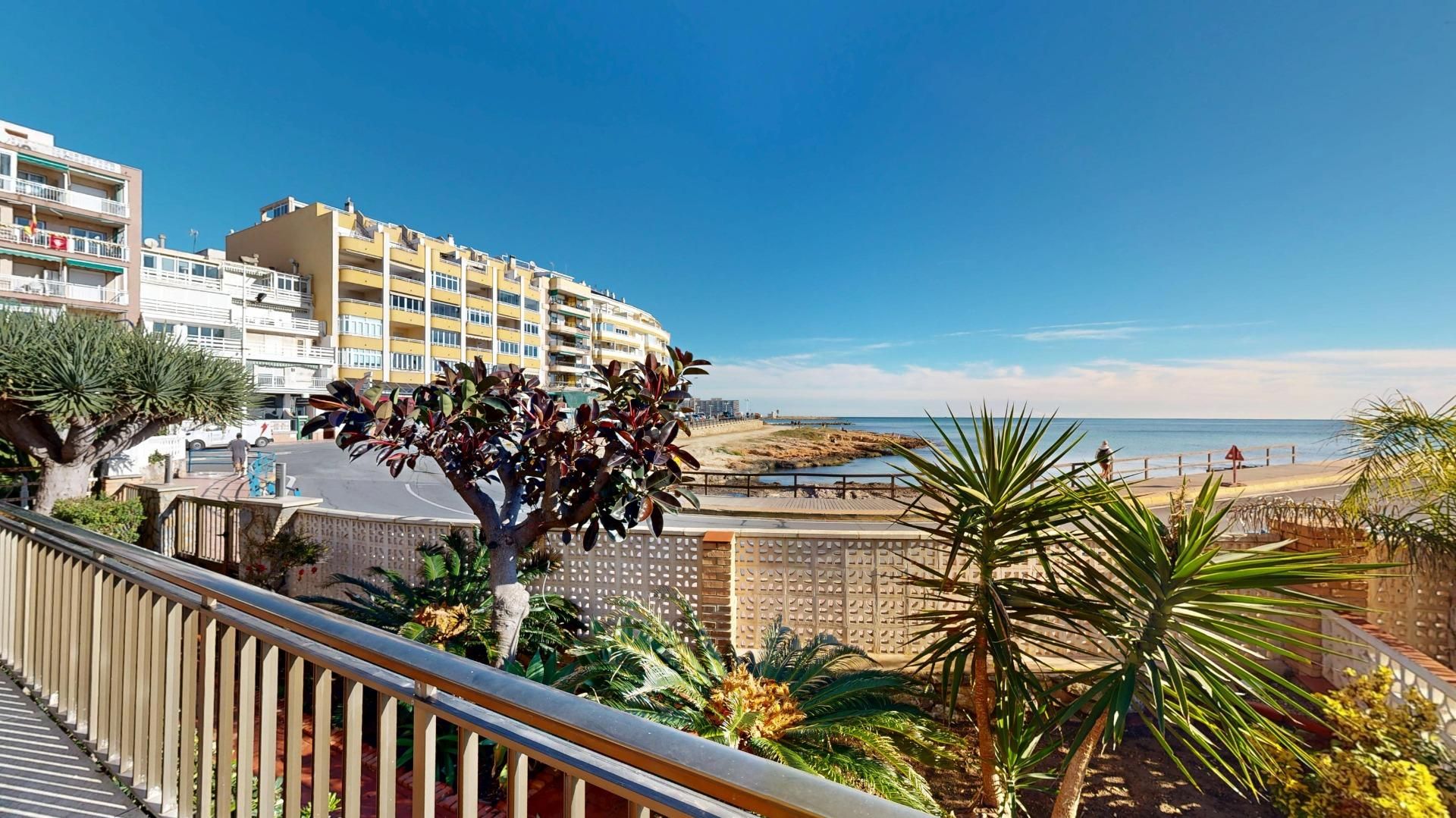 Habitación de Casa o chalet de alquiler en Torrevieja con Aire acondicionado, Jardín privado y Terraza