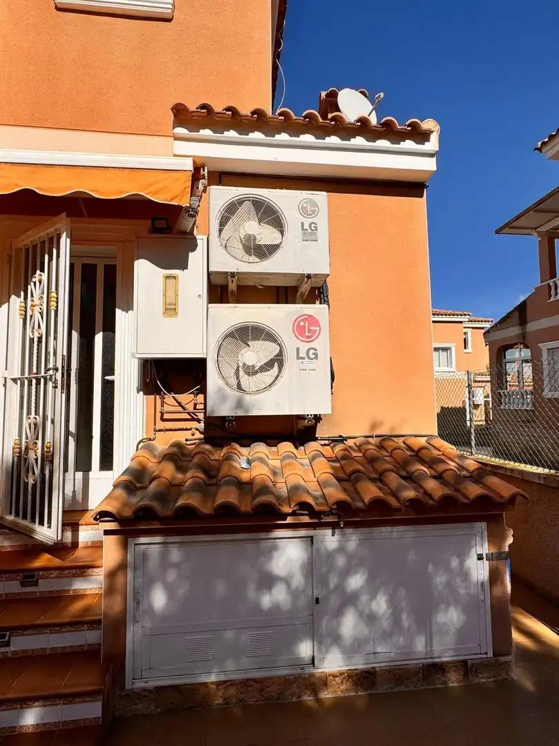 Terrassa de Casa o xalet en venda en Cartagena amb Calefacció, Jardí privat i Piscina