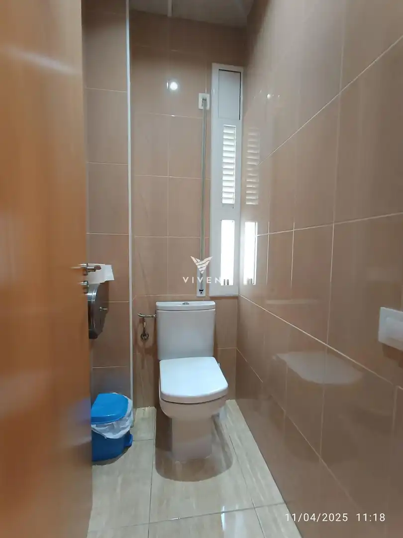 Badezimmer von Einfamilien-Reihenhaus zum Verkauf in Olivella mit Heizung, Privatgarten und Terrasse