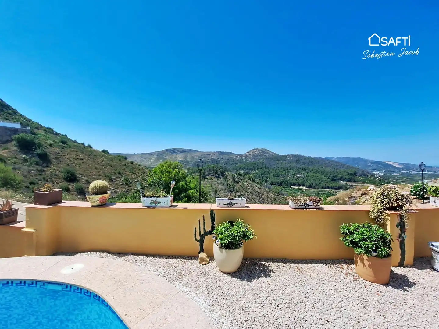 Terrassa de Casa o xalet en venda en Ador amb Terrassa i Piscina