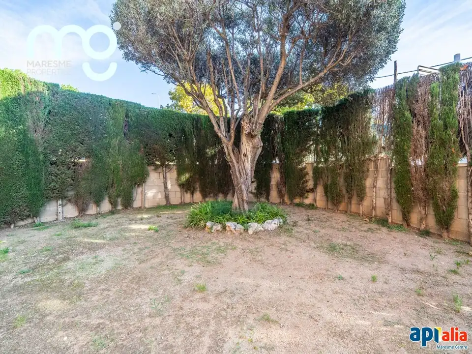Jardí de Casa adosada en venda en El Masnou amb Calefacció, Jardí privat i Terrassa
