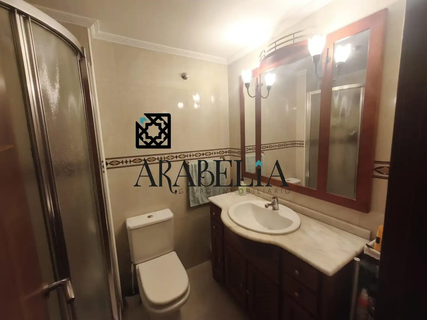 Bathroom of Flat for sale in Córdoba  with Air Conditioner and Terrace