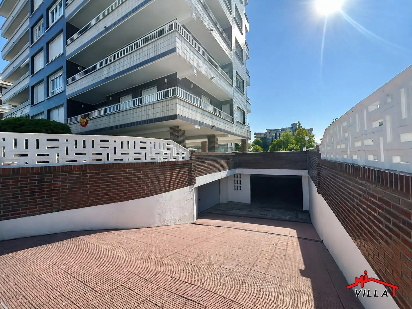 Parking de Piso en venta en Laredo con Calefacción y Terraza