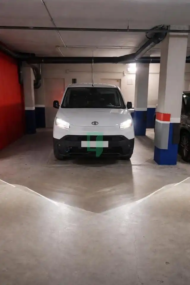 Parking de Piso en venta en Badalona con Aire acondicionado, Calefacción y Balcón