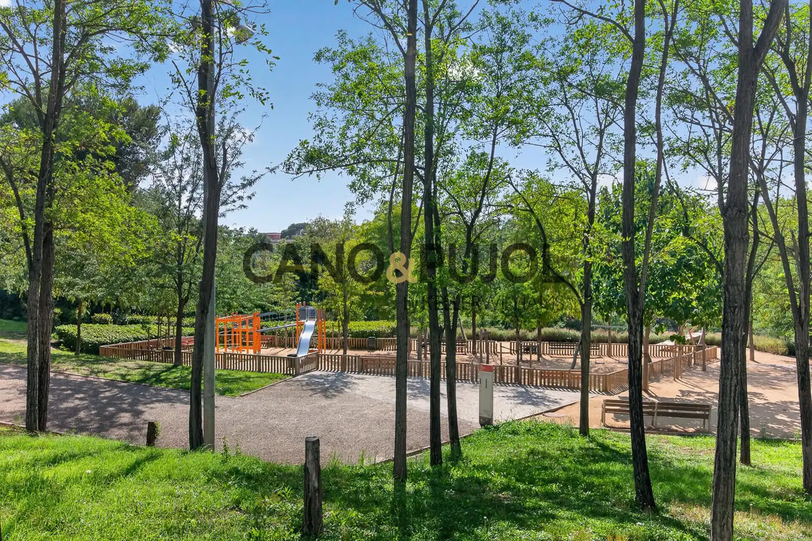 Ático en venta en Rubí con Aire acondicionado, Calefacción y Jardín privado