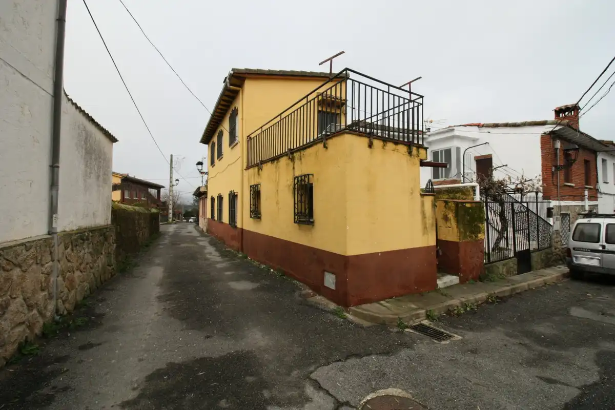 Exterior view of Houses for sale in Arenas de San Pedro  with Terrace