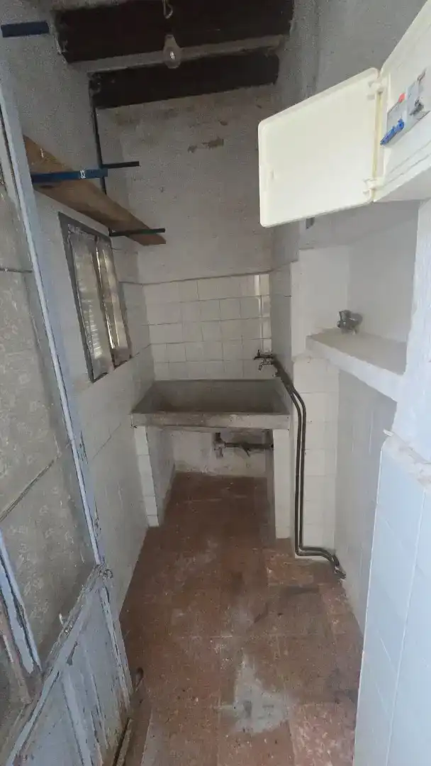 Baño de Piso en venta en Mora con Balcón