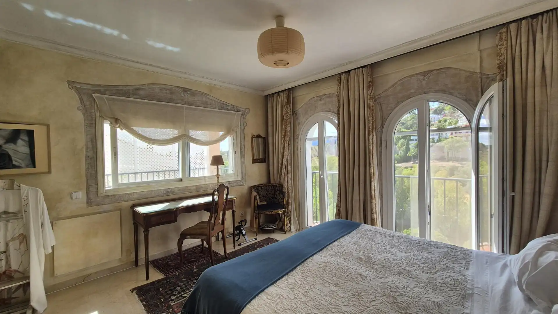 Bedroom of Houses for sale in Benahavís  with Air Conditioner, Terrace and Storage room