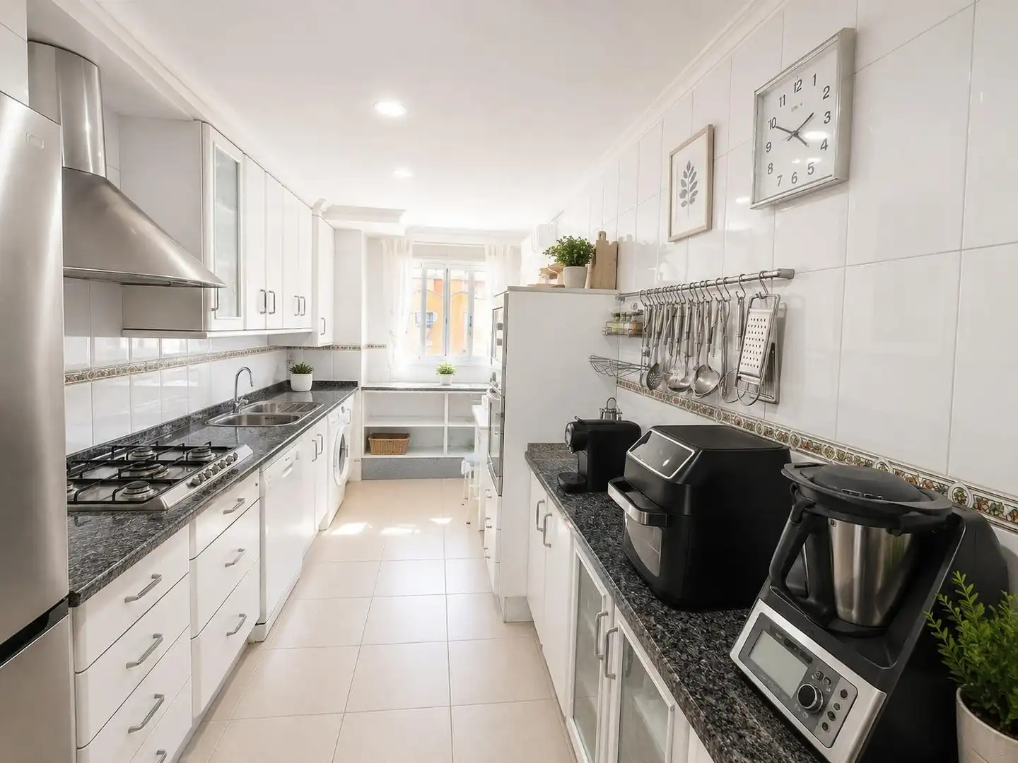 Kitchen of Flat for sale in Málaga  with Air Conditioner, Terrace and Storage room