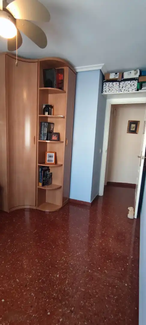 Dormitori de Pis en venda en Sevilla amb Aire condicionat, Terrassa i Forn
