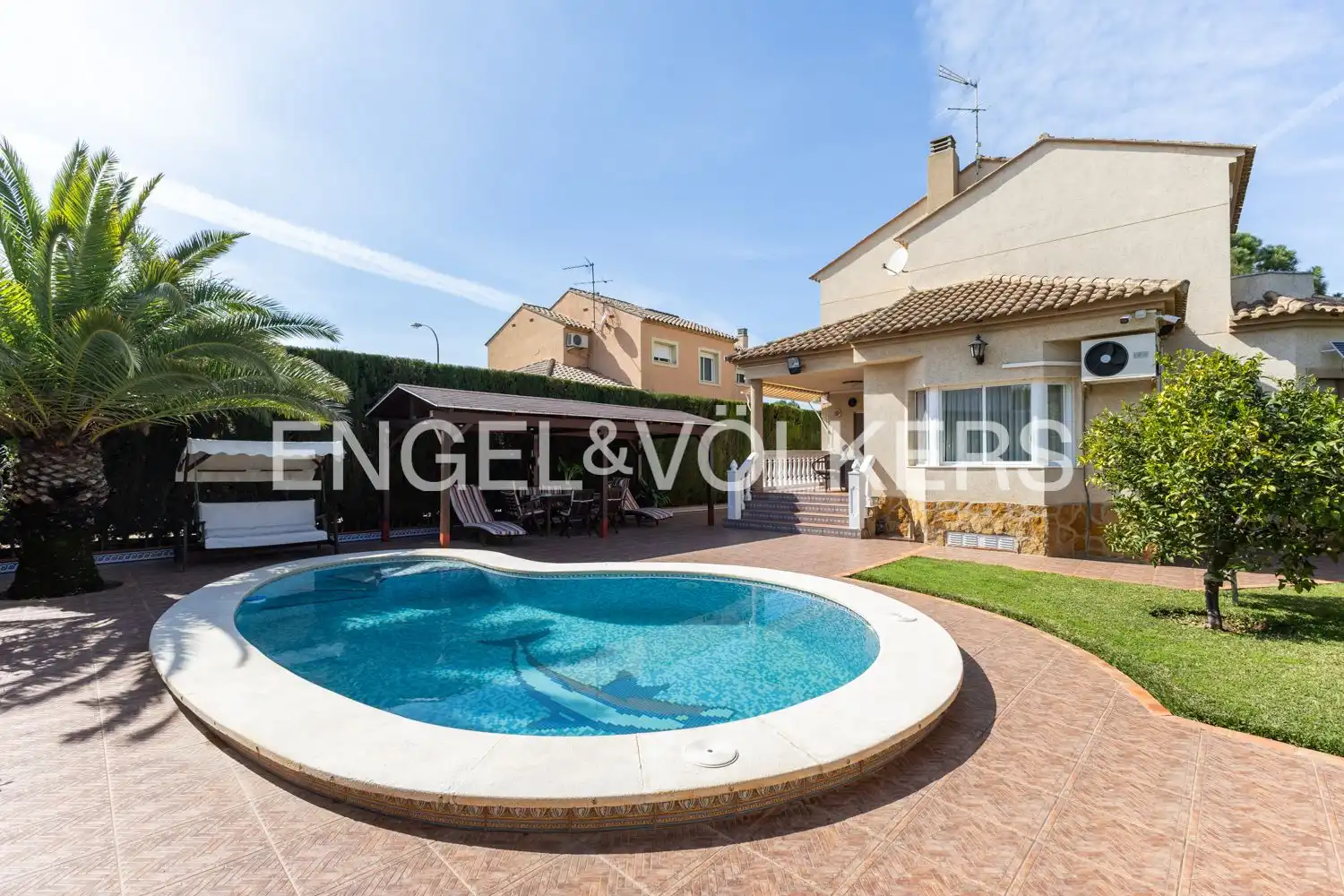 Swimming pool of Houses for sale in L'Eliana  with Air Conditioner, Heating and Private garden