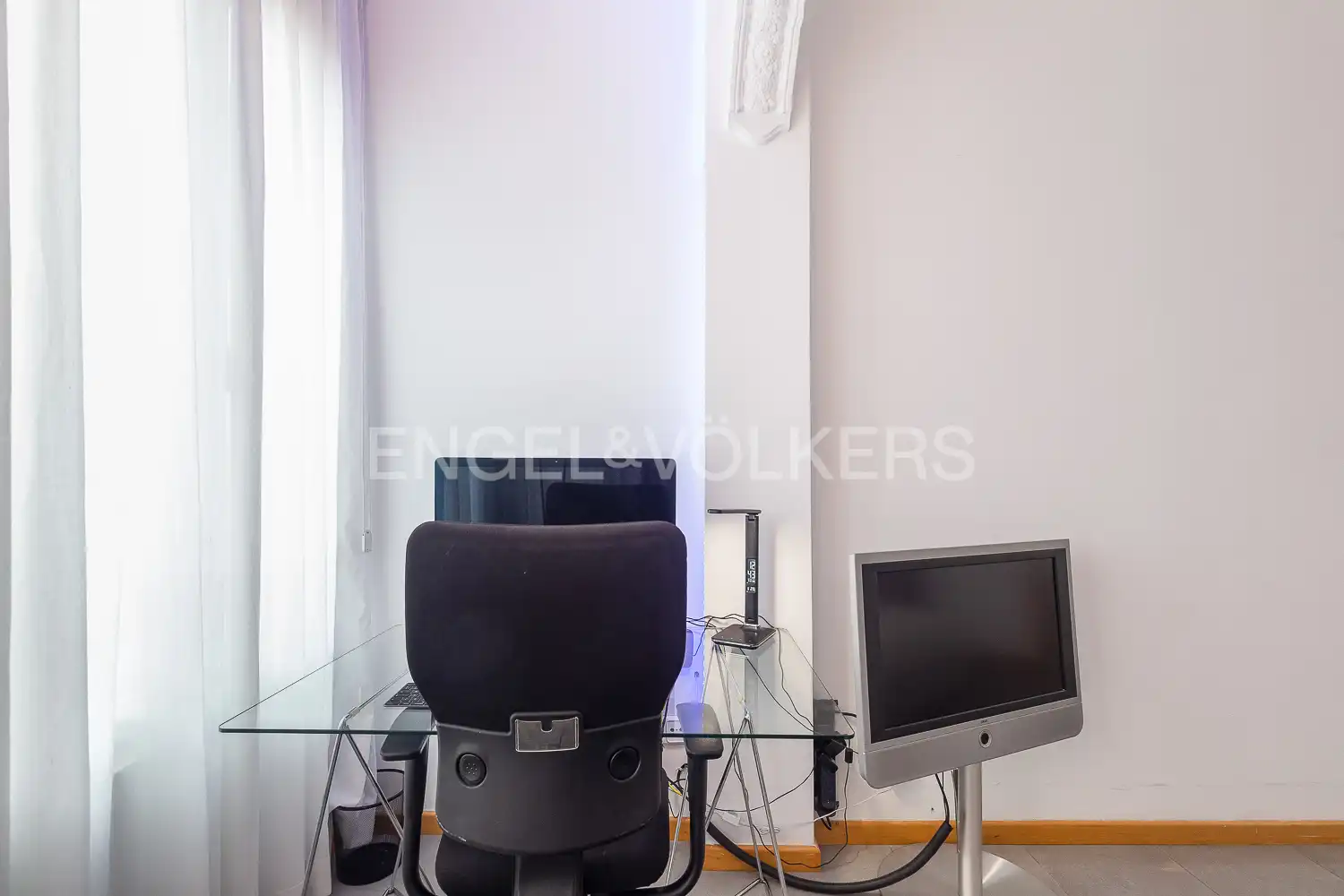 Flat for sale in Valencia  with Air Conditioner, Heating and Furnished