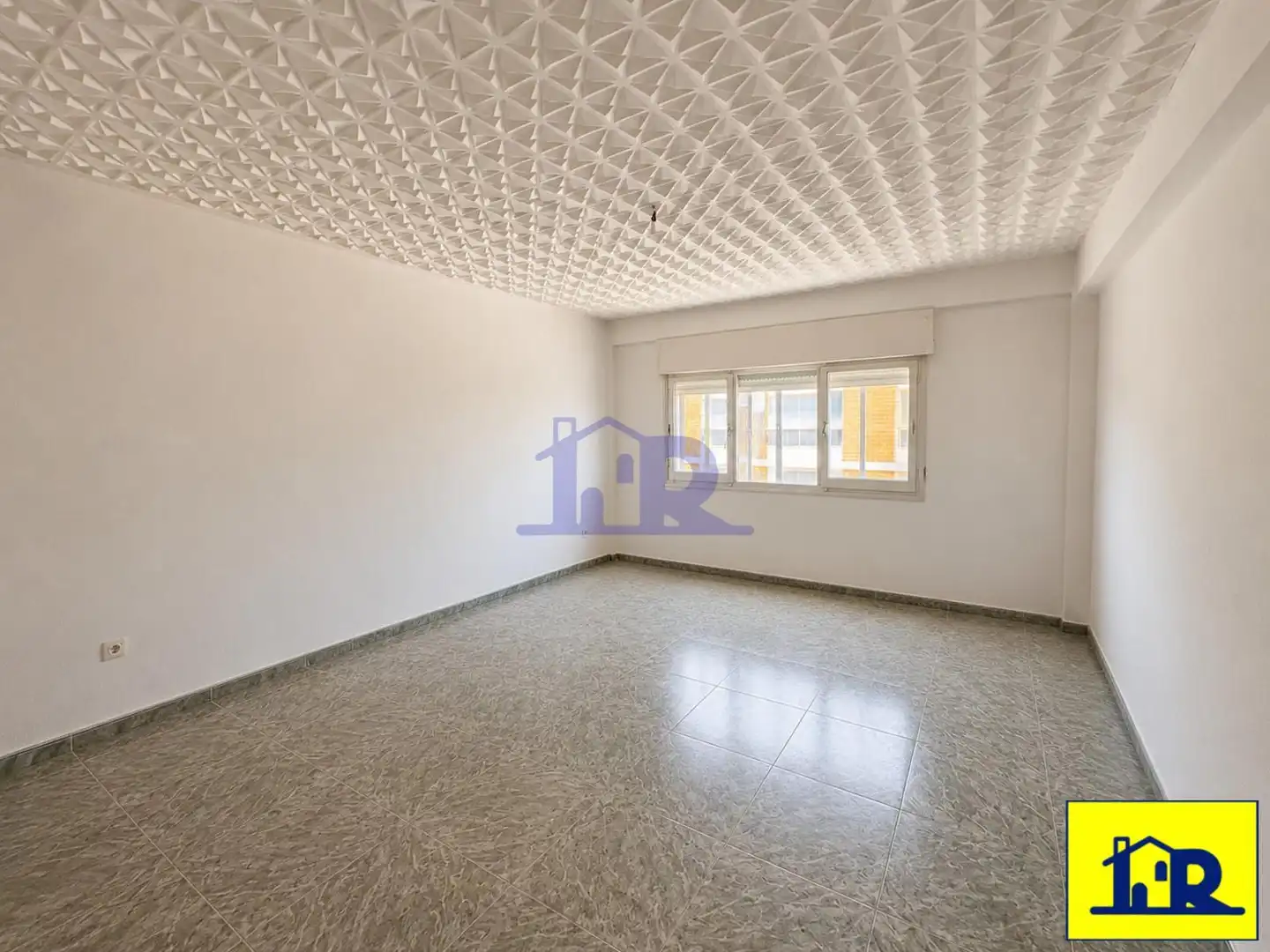 Living room of Flat for sale in Cuenca  with Air Conditioner and Heating
