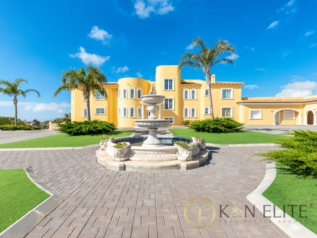 Vista exterior de Casa o chalet en venta en La Nucia con Calefacción, Jardín privado y Terraza