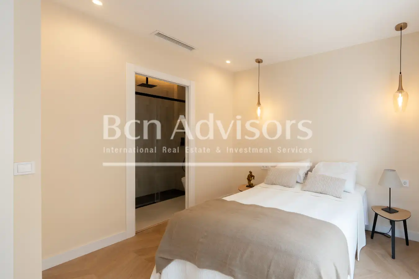 Bedroom of Flat for sale in Barcelona  with Air Conditioner, Heating and Parquet flooring