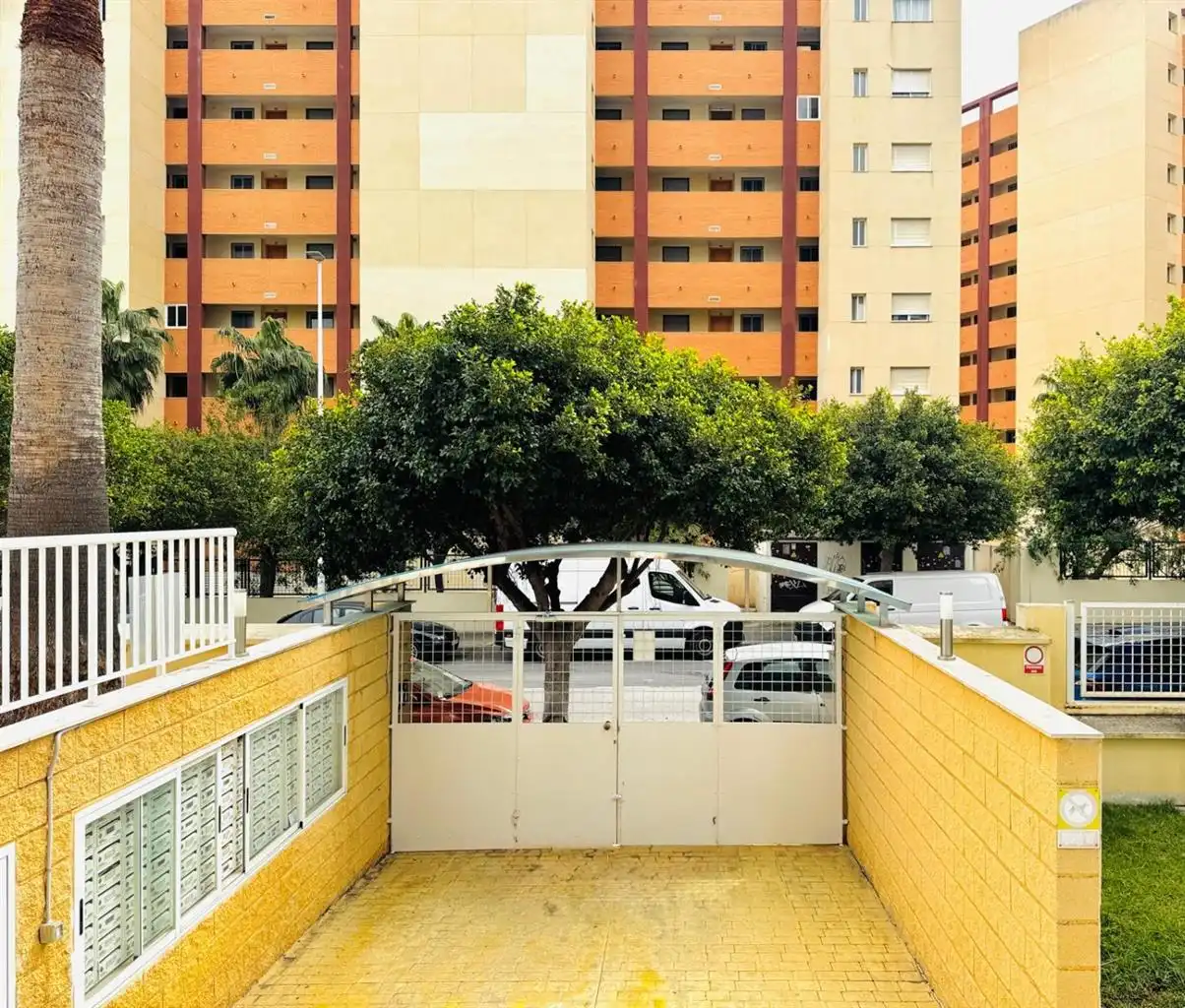 Parking de Piso en venta en Villajoyosa / La Vila Joiosa con Aire acondicionado, Calefacción y Terraza