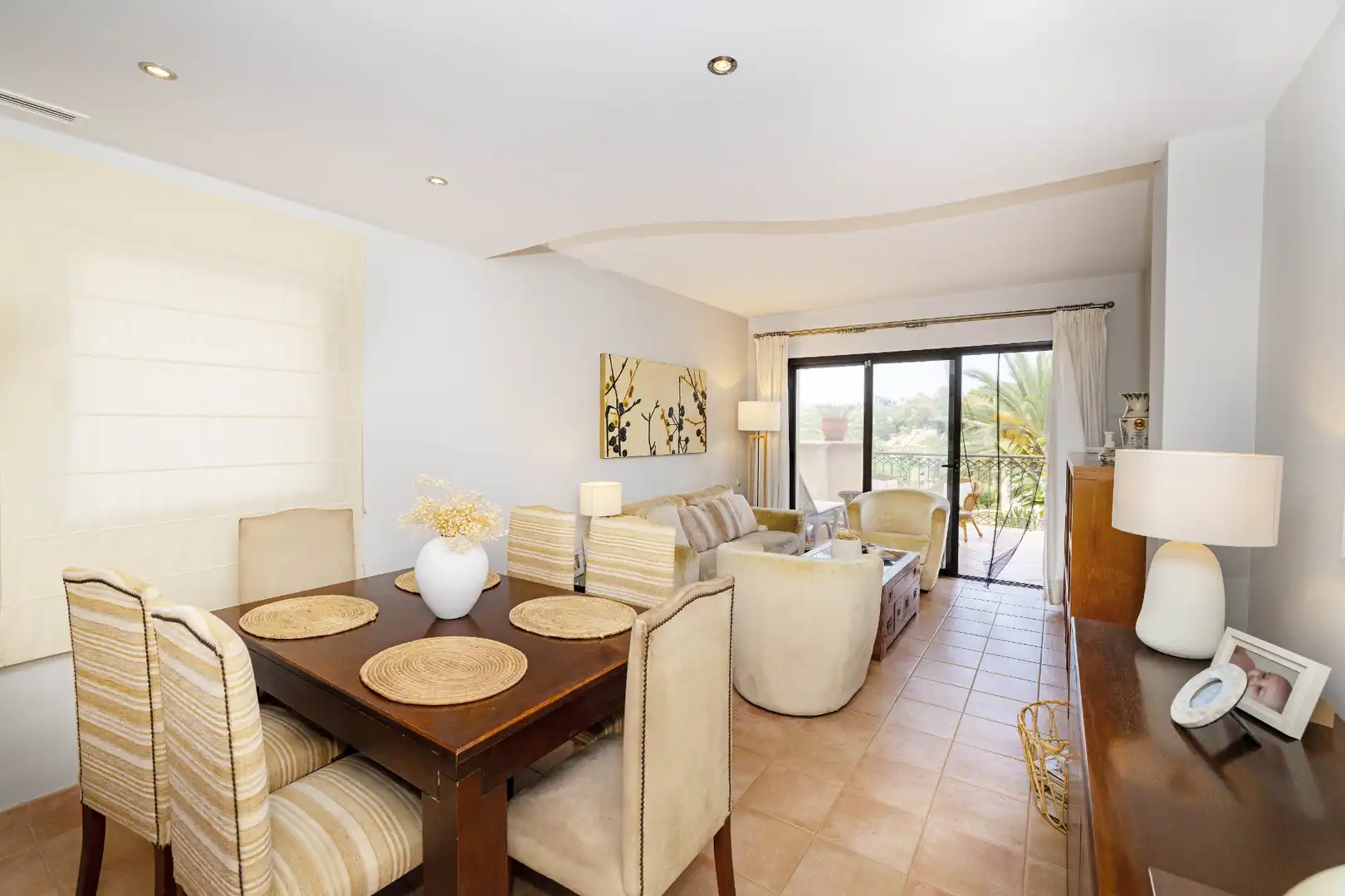 Wohnzimmer von Wohnung zum Verkauf in Marbella mit Klimaanlage, Heizung und Terrasse