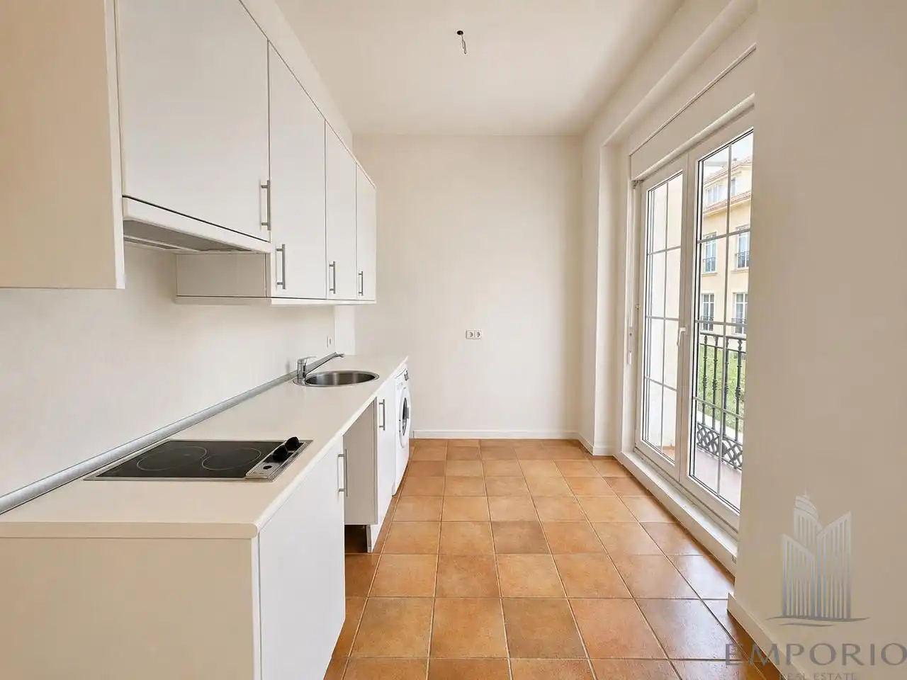 Kitchen of Flat for sale in Madrid  with Air Conditioner, Parquet flooring and Balcony