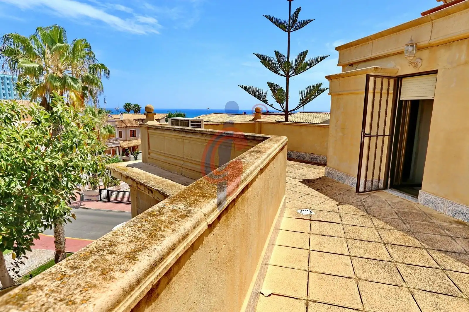 Vista exterior de Casa o chalet en venta en Guardamar del Segura con Aire acondicionado, Jardín privado y Terraza