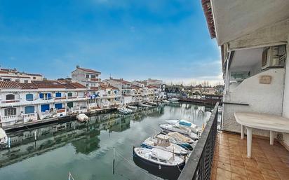 Exterior view of Flat for sale in Empuriabrava  with Terrace and Furnished