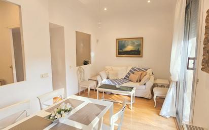 Living room of Flat to rent in  Barcelona Capital  with Heating, Parquet flooring and Furnished