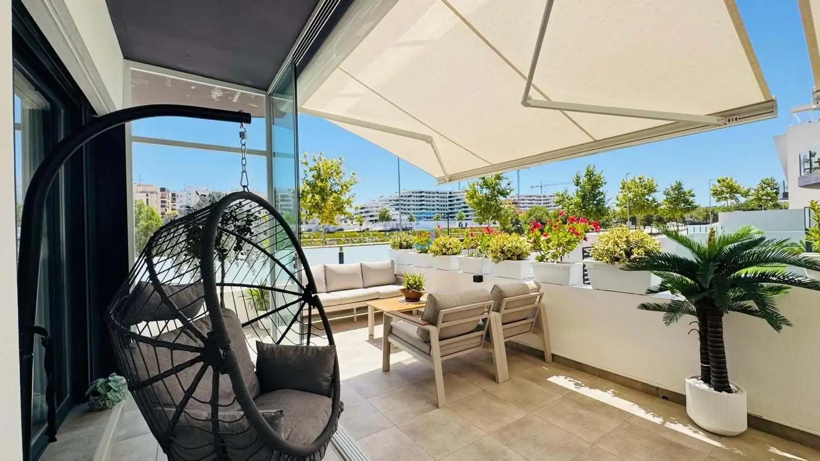Terrasse von Wohnung zum Verkauf in Santa Pola mit Klimaanlage, Terrasse und Schwimmbad