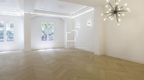 Piso Excelentes de 3 dormitorios con 15m terraza en venta en Gran Vía, Valencia