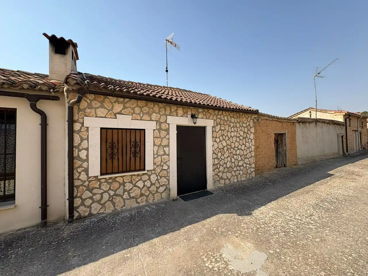 Exterior view of Country homes for sale in Castillejo de Robledo  with Heating, Parquet flooring and Terrace