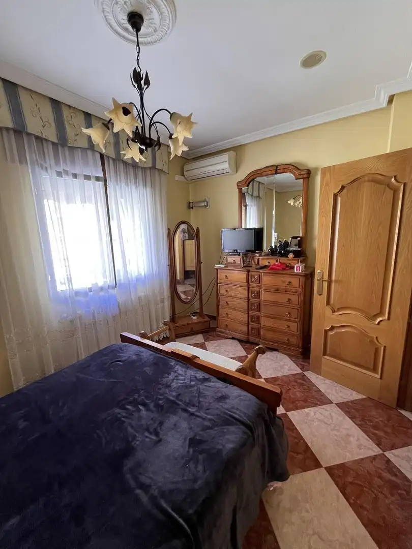 Dormitori de Casa o xalet en venda en Coria amb Aire condicionat i Terrassa