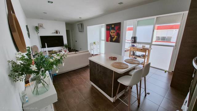 Piso en Venta en Calle Ebanistas en Pino Montano - Consolación
