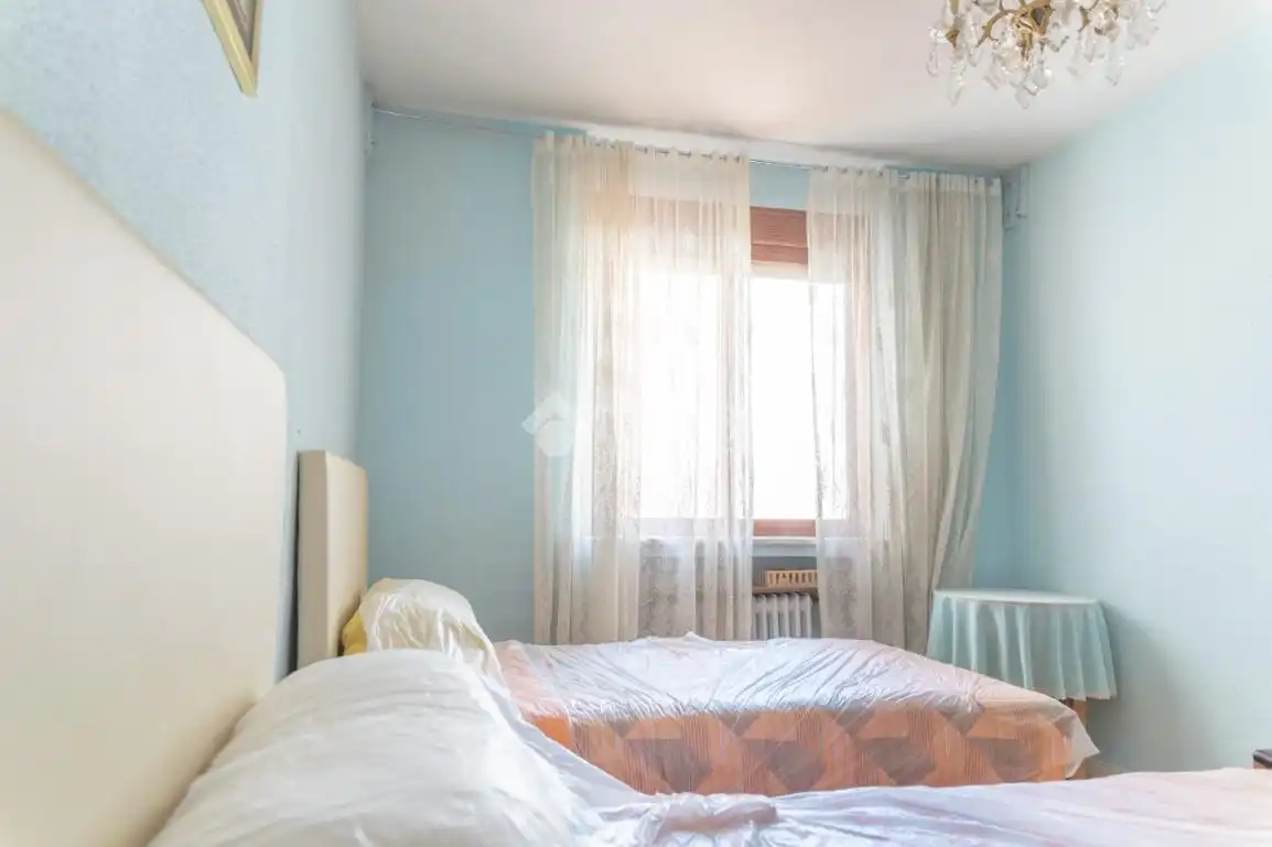 Habitación de Piso en venta en Madrid con Calefacción y Terraza