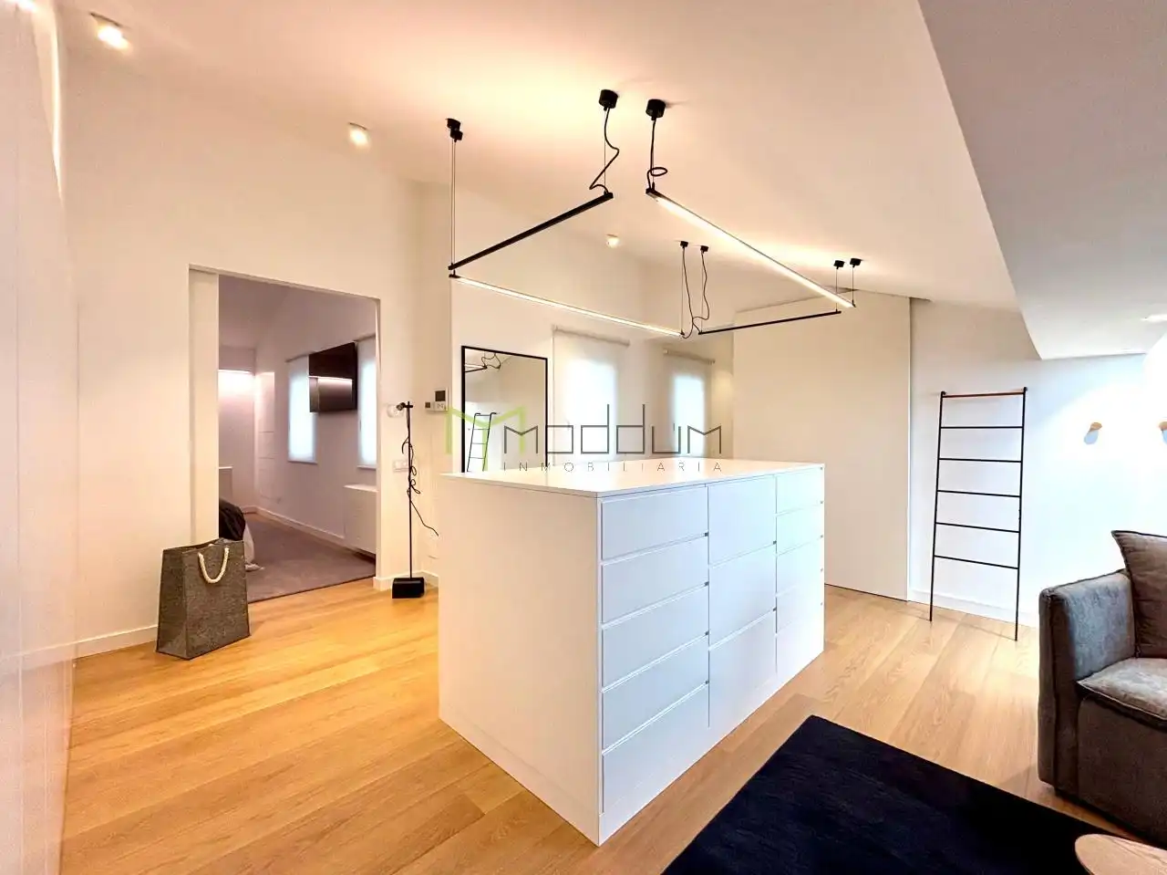 Maisonette zum Verkauf in Santiago de Compostela  mit Heizung, Abstellraum und Möbliert
