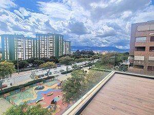 Piso en Venta en El Cónsul - Ciudad Universitaria - El Romeral