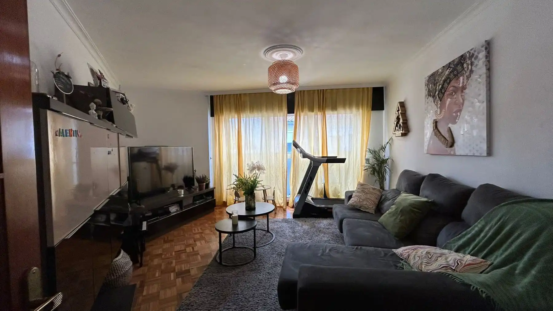 Sala de estar de Piso en venta en Ribeira con Amueblado, Horno y Lavadora