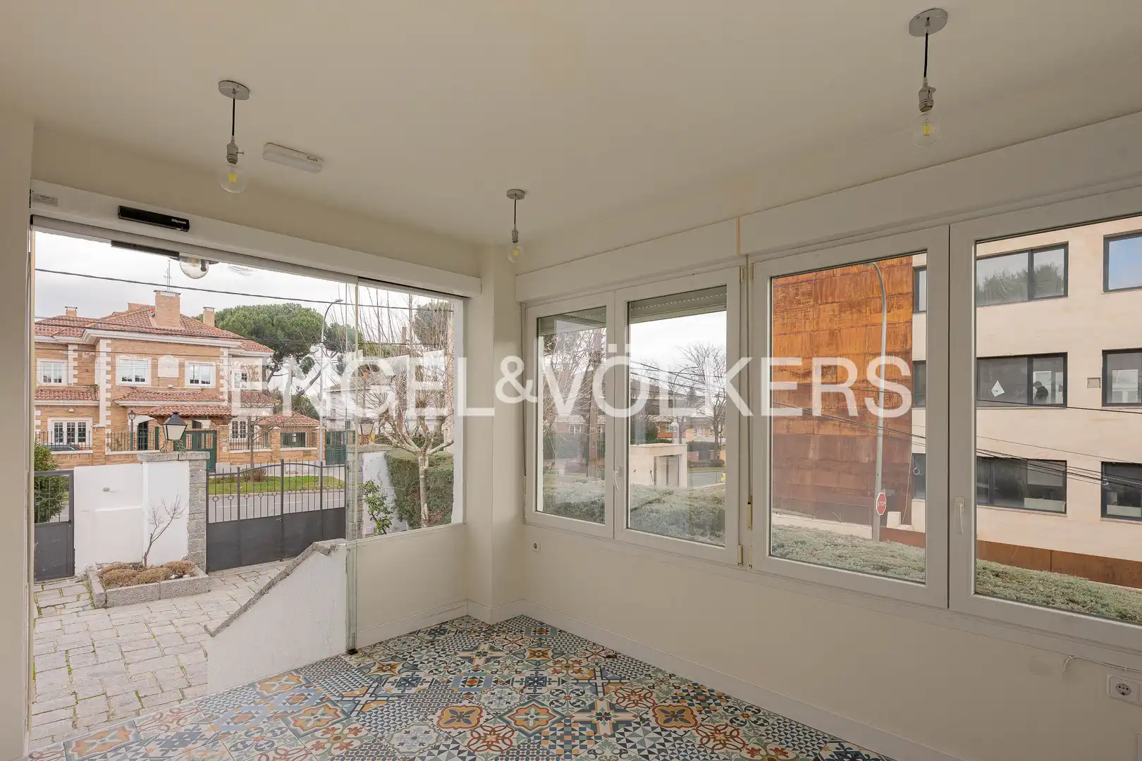 Vista exterior de Casa o xalet de lloguer en Madrid amb Aire condicionat, Calefacció i Jardí privat
