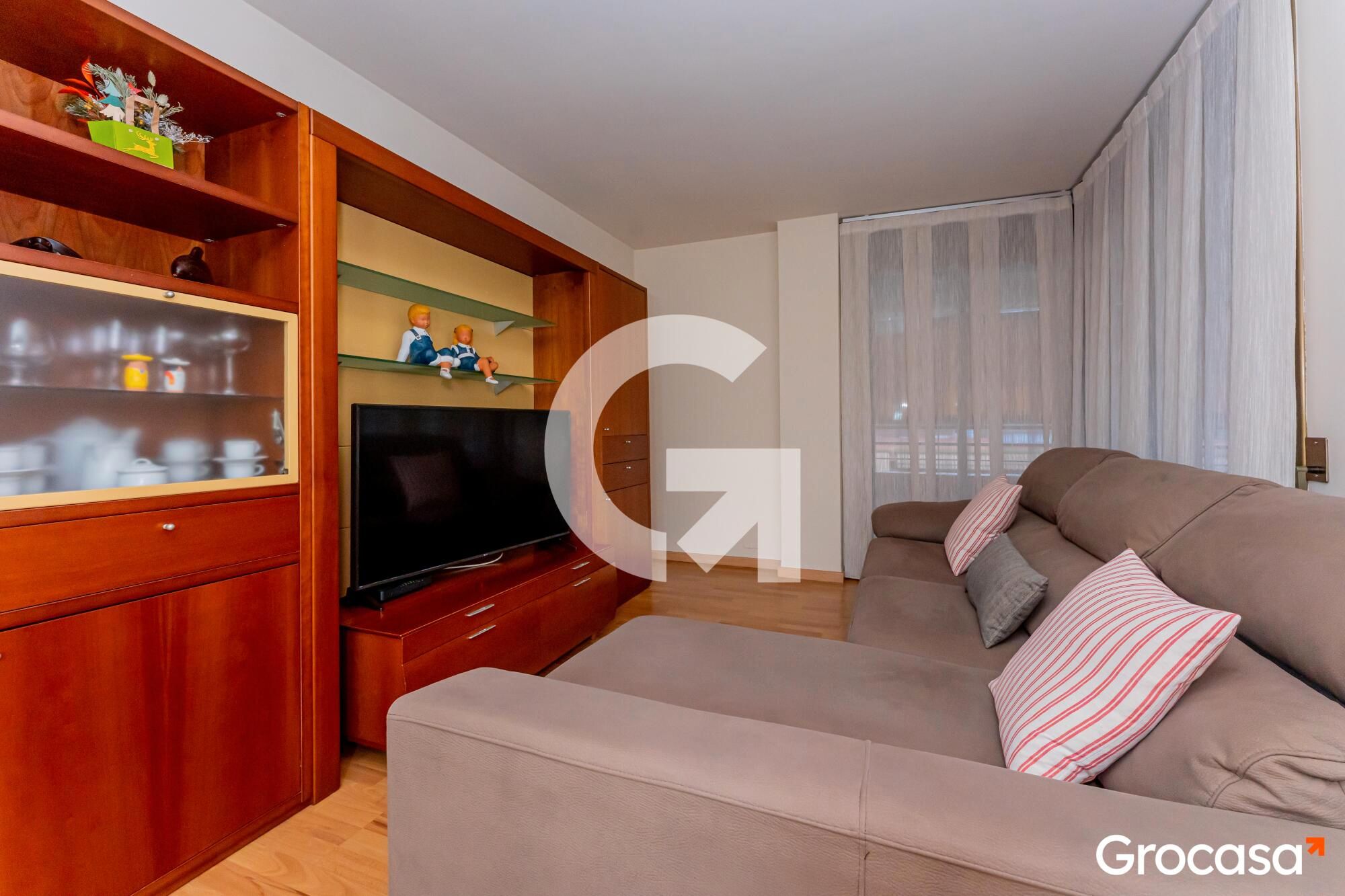 Living room of Flat for sale in Cornellà de Llobregat  with Heating, Private garden and Terrace