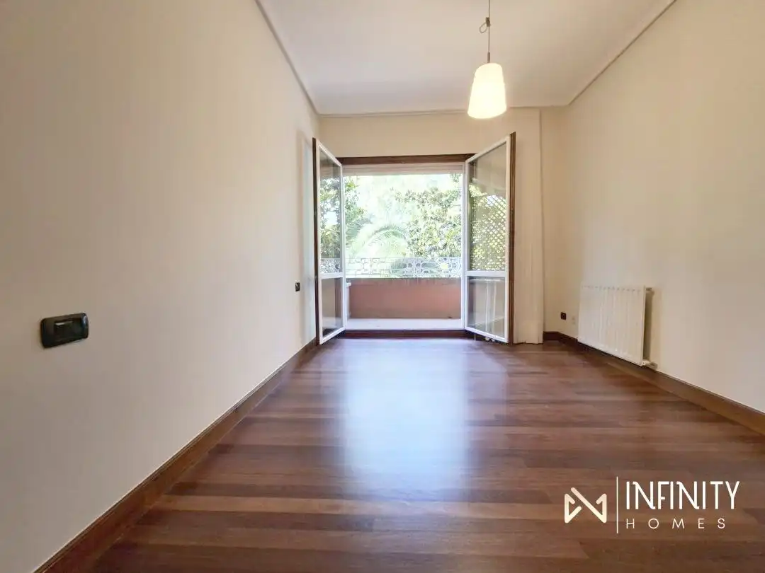 Wohnzimmer von Maisonette zur Miete in Bilbao  mit Heizung, Privatgarten und Terrasse