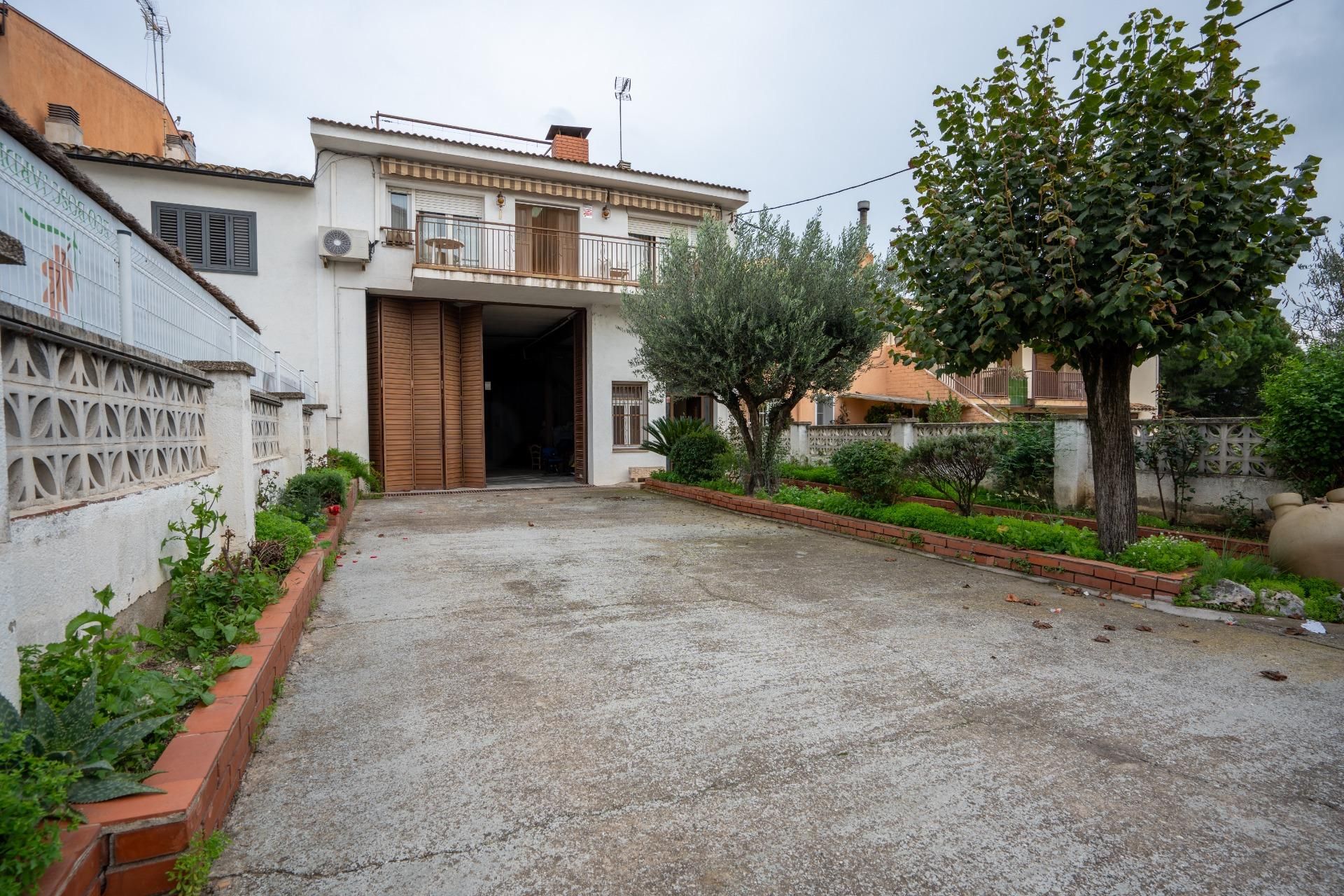 Exterior view of House or chalet for sale in Montmeló  with Air Conditioner, Heating and Private garden