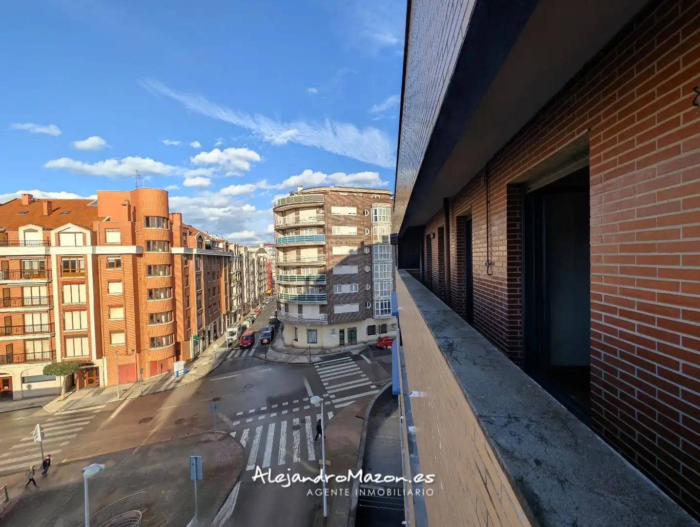Vista exterior de Piso en venta en Castro-Urdiales con Calefacción, Parquet y Terraza