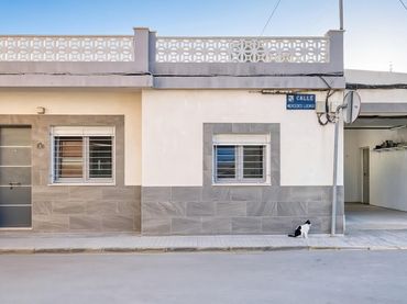Maison jumelée avec jardin à vendre à Calle MERCEDES LUENGO