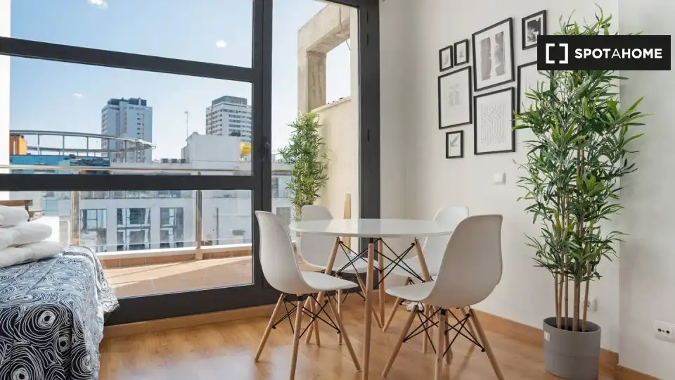 Dining room of Flat for rent in Madrid  with Air Conditioner, Heating and Furnished