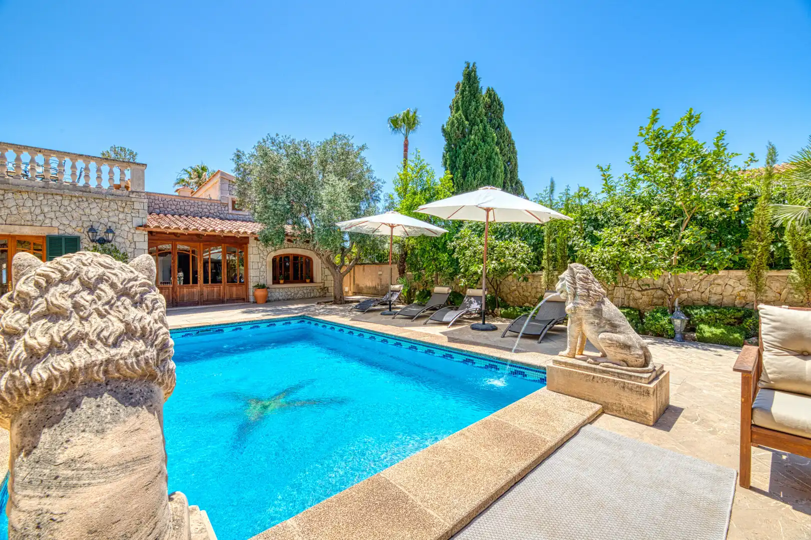 Swimming pool of Houses for sale in Calvià  with Private garden