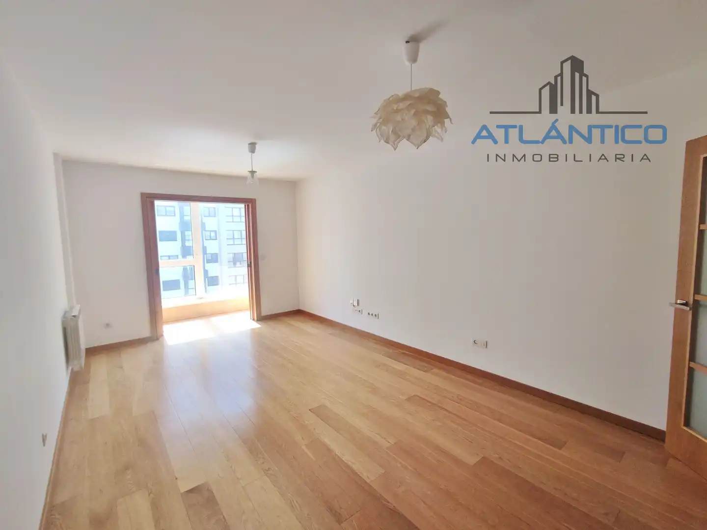 Piso en venta en A Coruña Capital  con Calefacción, Trastero y Horno