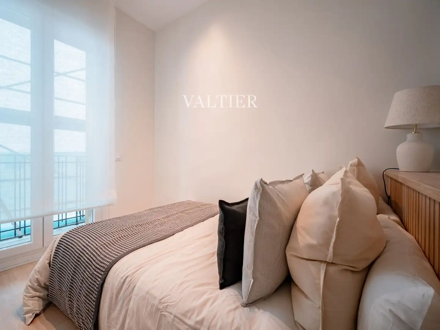 Schlafzimmer von Wohnung zur Miete in Madrid mit Klimaanlage, Heizung und Möbliert