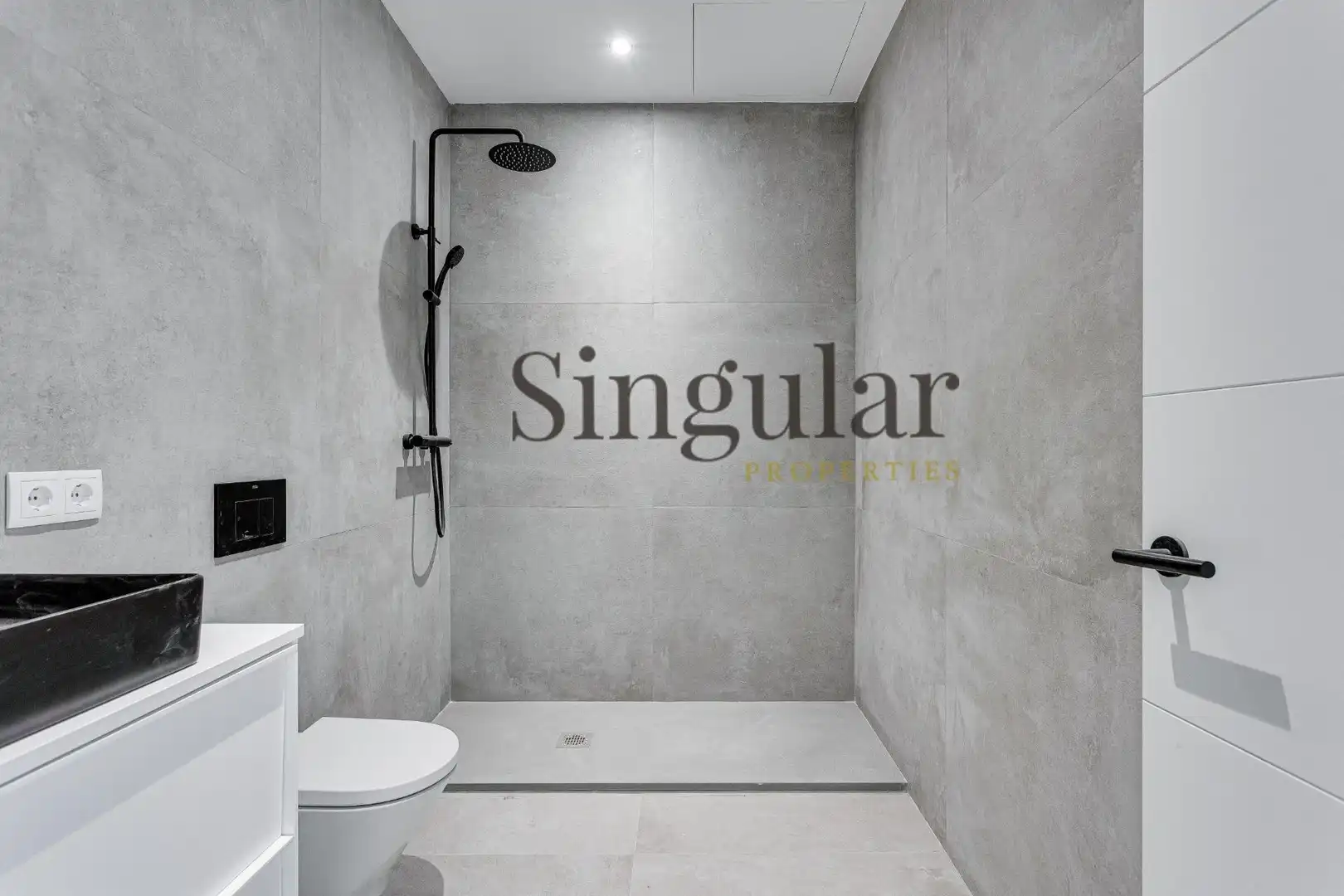 Baño de Ático en venta en Barcelona con Aire acondicionado, Calefacción y Terraza