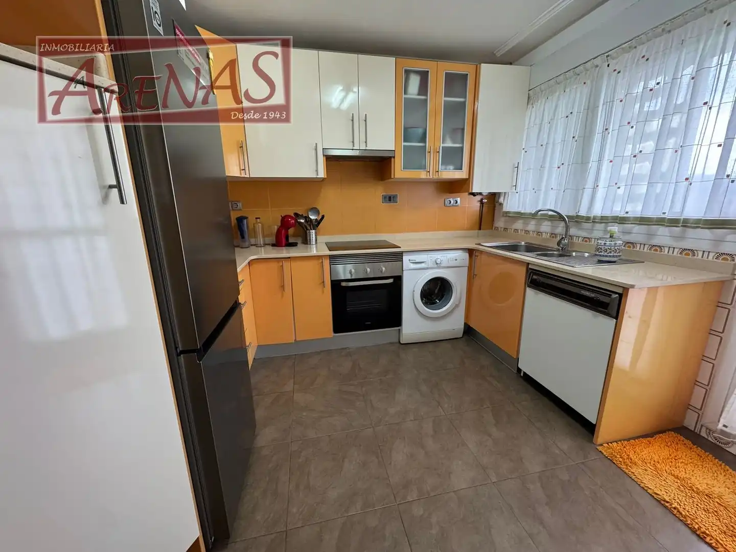 Cocina de Piso en venta en Laredo con Calefacción, Jardín privado y Parquet
