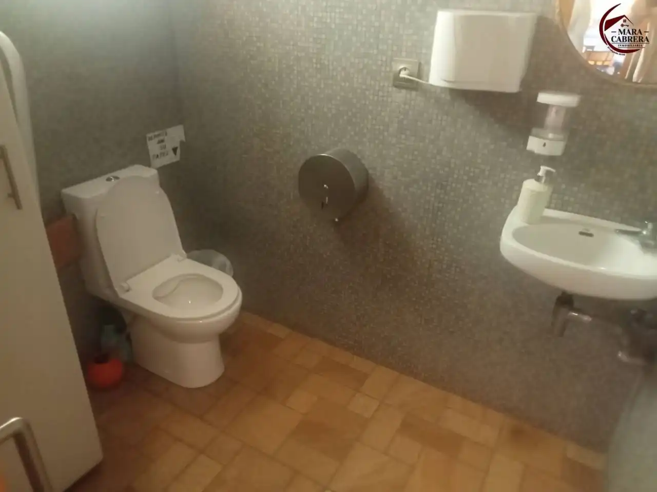 Bany de Pis en venda en Oliva amb Aire condicionat, Calefacció i Terrassa